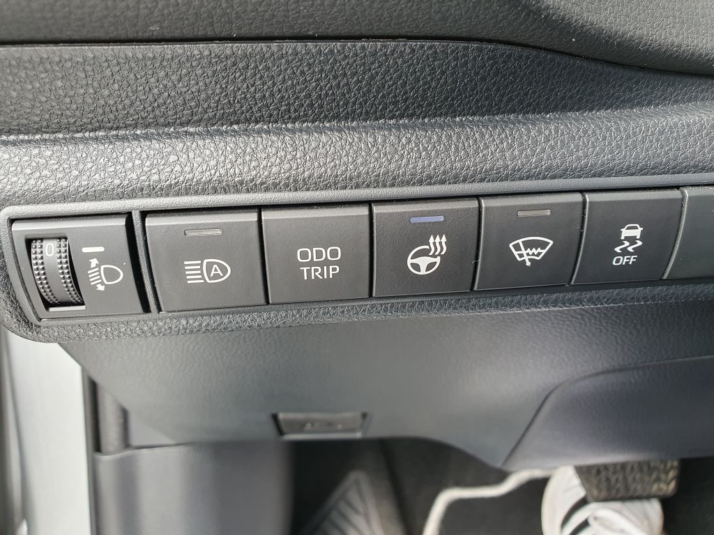 Toyota Corolla 1.8 Hybrid - Samsaru's Car Outlet