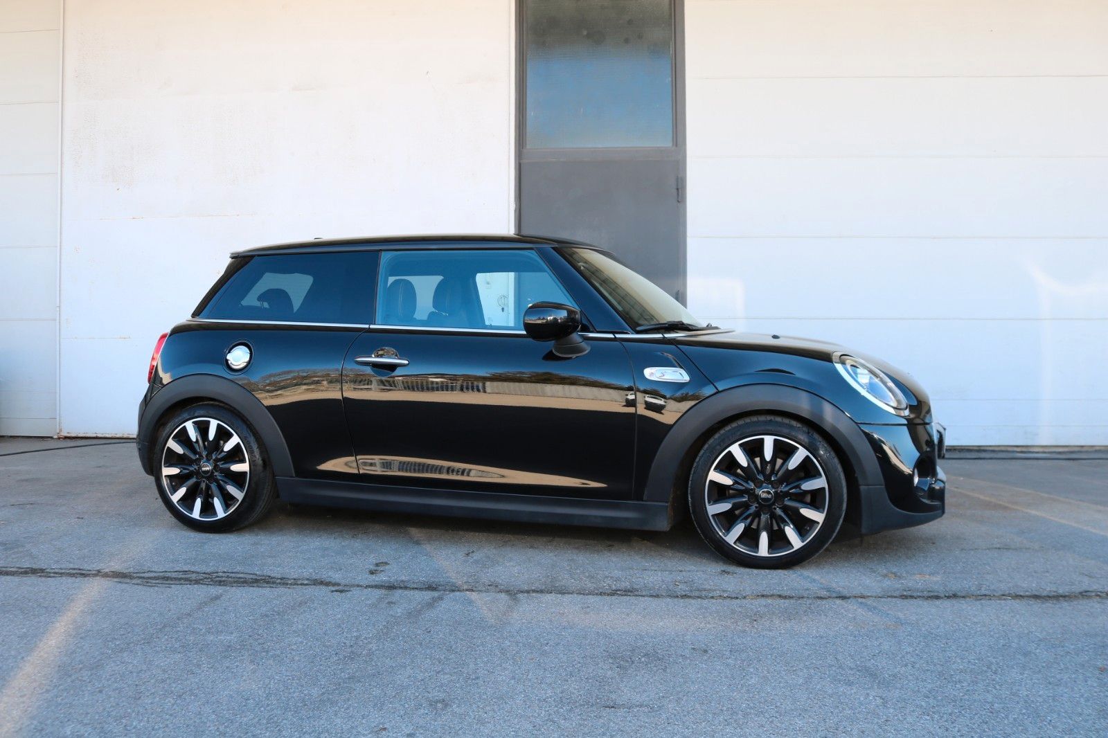 MINI Cooper S Pepper II - Samsaru's Car Outlet
