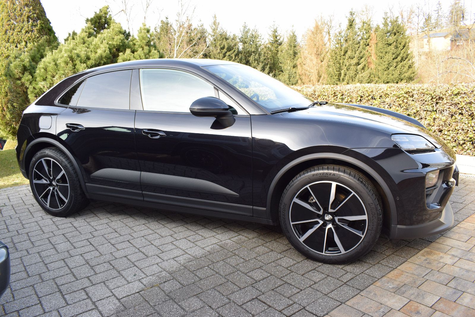 Porsche Macan 4 - Samsaru's Car Outlet