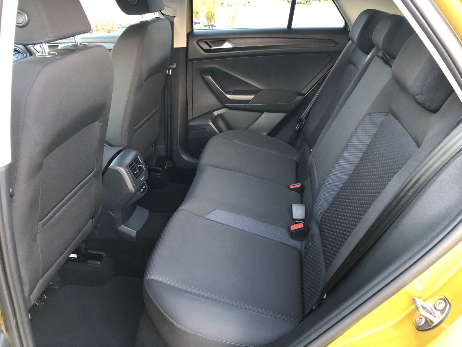 Volkswagen T-Roc United - Samsaru's Car Outlet