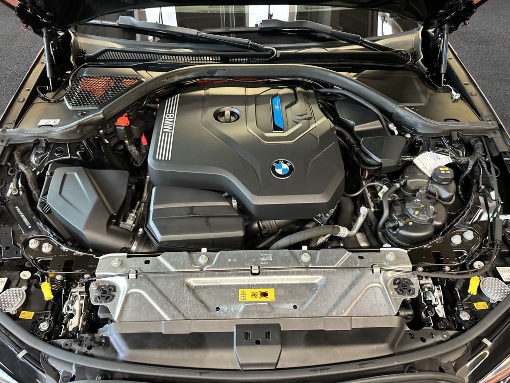 BMW 330e M Sport - Samsaru's Car Outlet