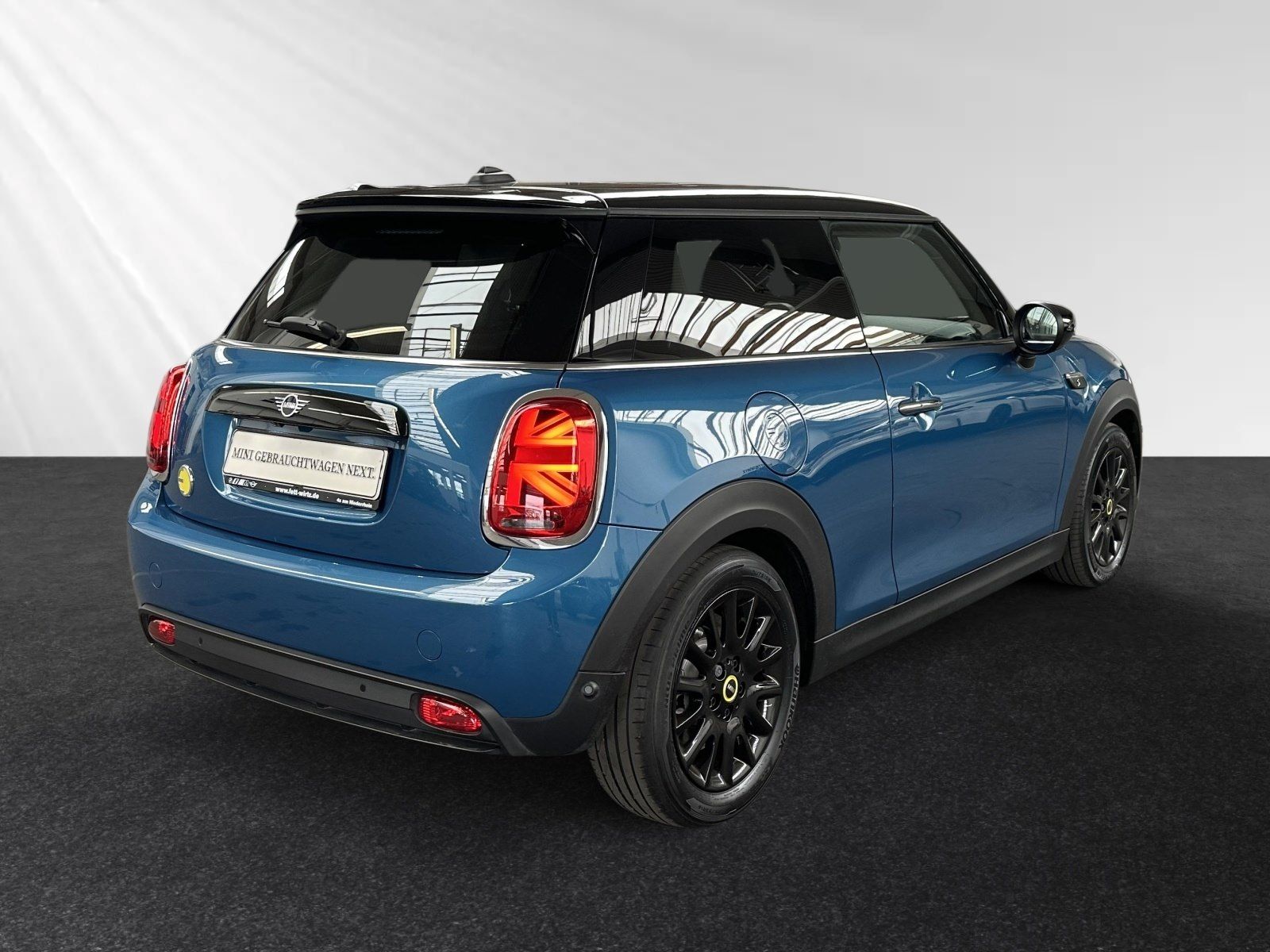 MINI Cooper SE - Samsaru's Car Outlet