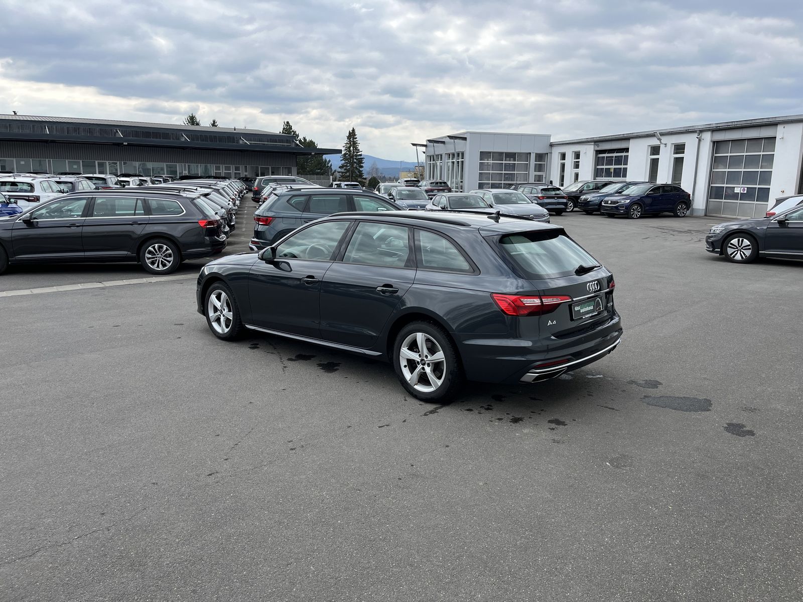 Audi A4 Avant 35 2.0 TDI S tronic advanced - Samsaru's Car Outlet