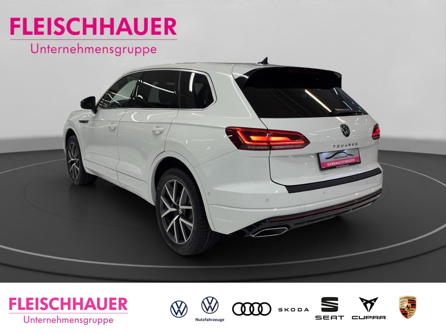 Volkswagen Touareg 3.0 TDI V6 4M R-Line - Samsaru's Car Outlet