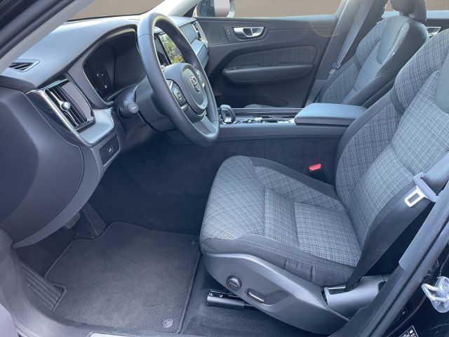 Volvo XC60 B4 Essential - Samsaru's Car Outlet