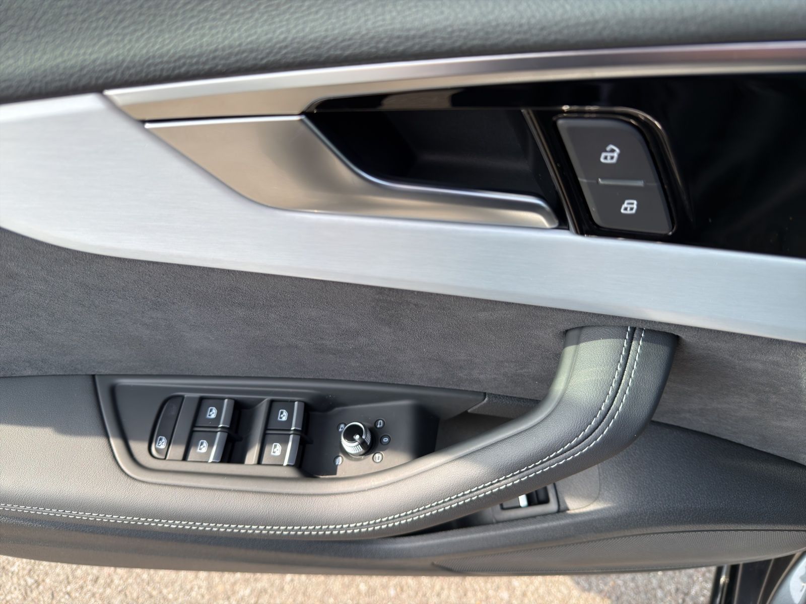 Audi A4 Avant 40 TFSI Q 2x S LINE AHK MATRIX-LED LM19