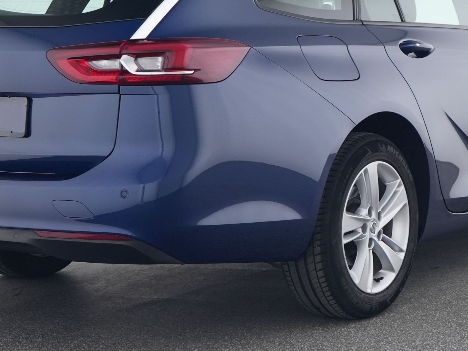 Opel Insignia Business - Samsaru's Car Outlet