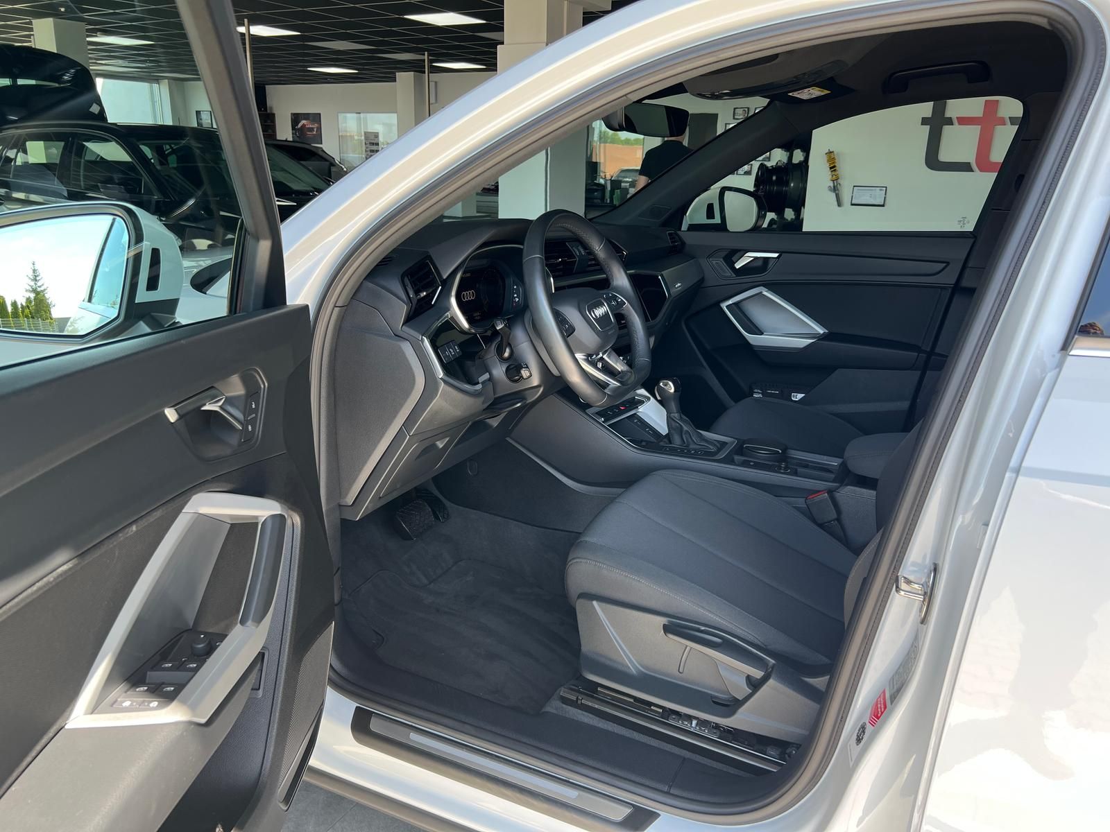 Audi Q3 40 TDI quattro - Samsaru's Car Outlet
