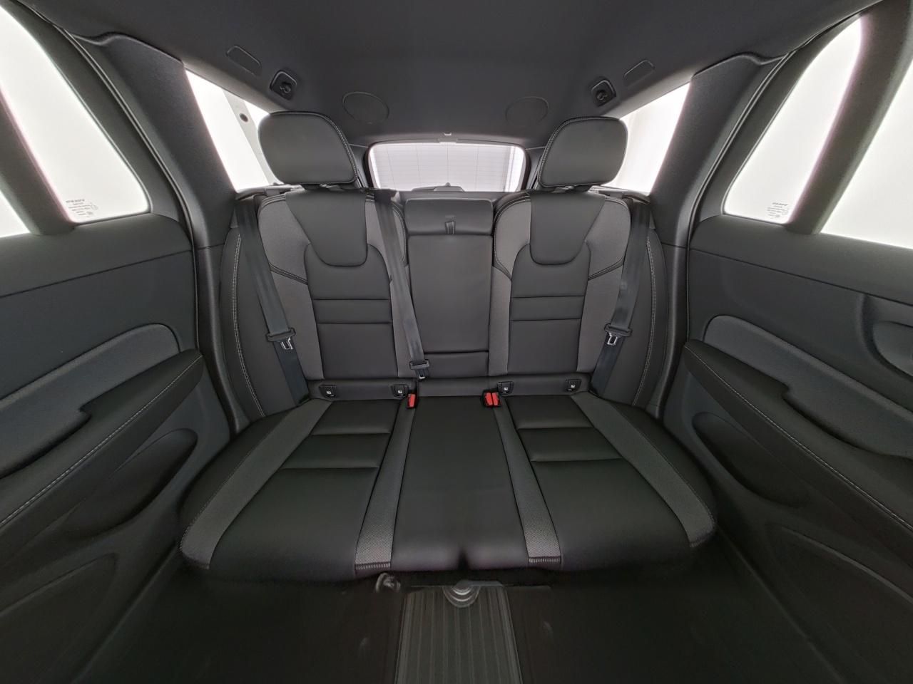 Volvo V60 T6 Recharge AWD PlusDark+AHK+360°+STANDHZ+LM