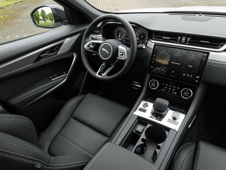 Jaguar F-Pace P400e AWD R-Dynamic SE