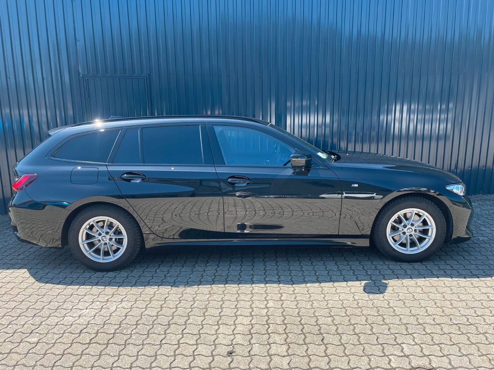 BMW 320D Aut Touring M SPORT - Samsaru's Car Outlet