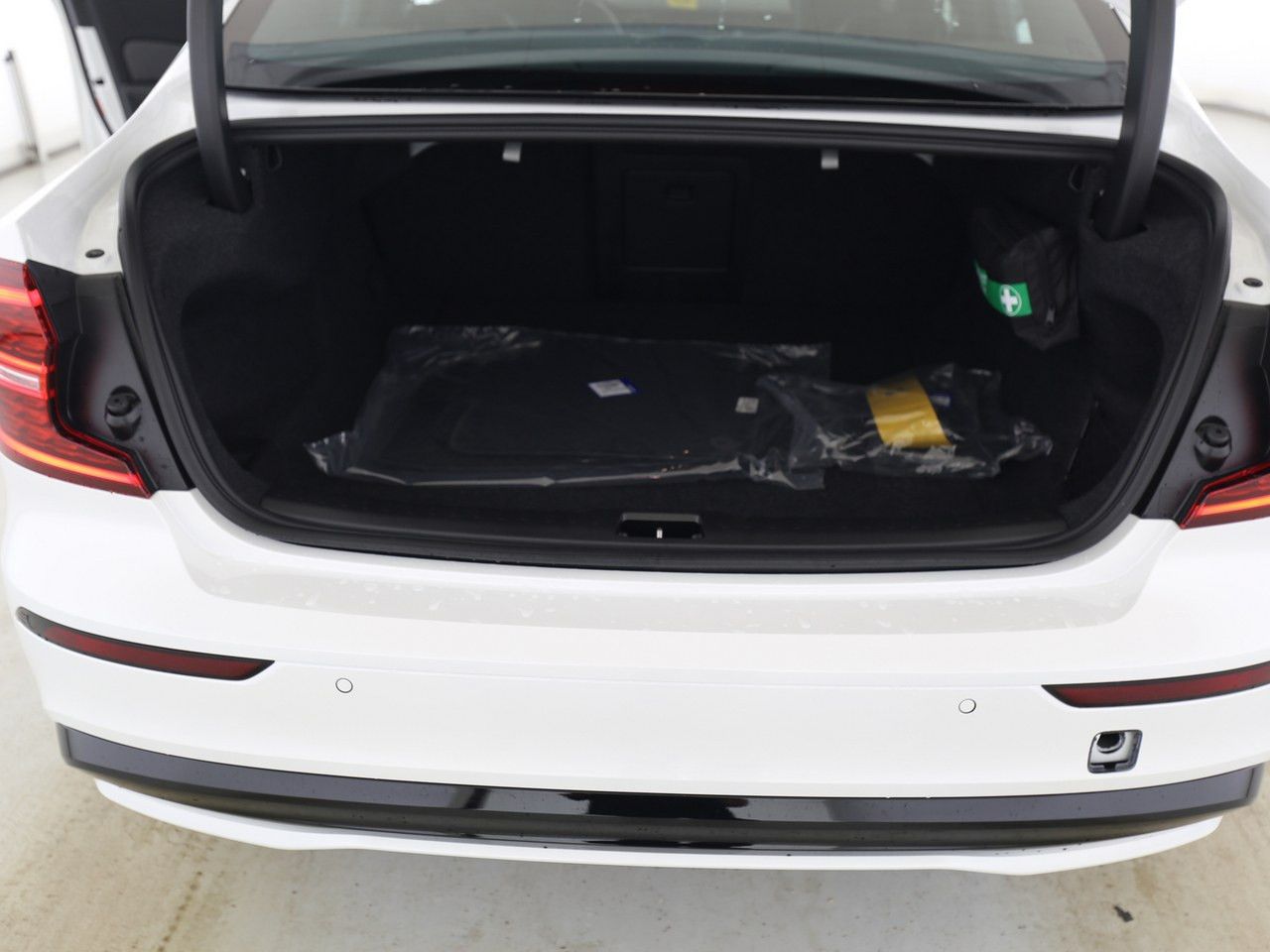 Volvo S60 B4 Plus Dark !!STANDHZG.+PANO+360°+ACC+BLIS!