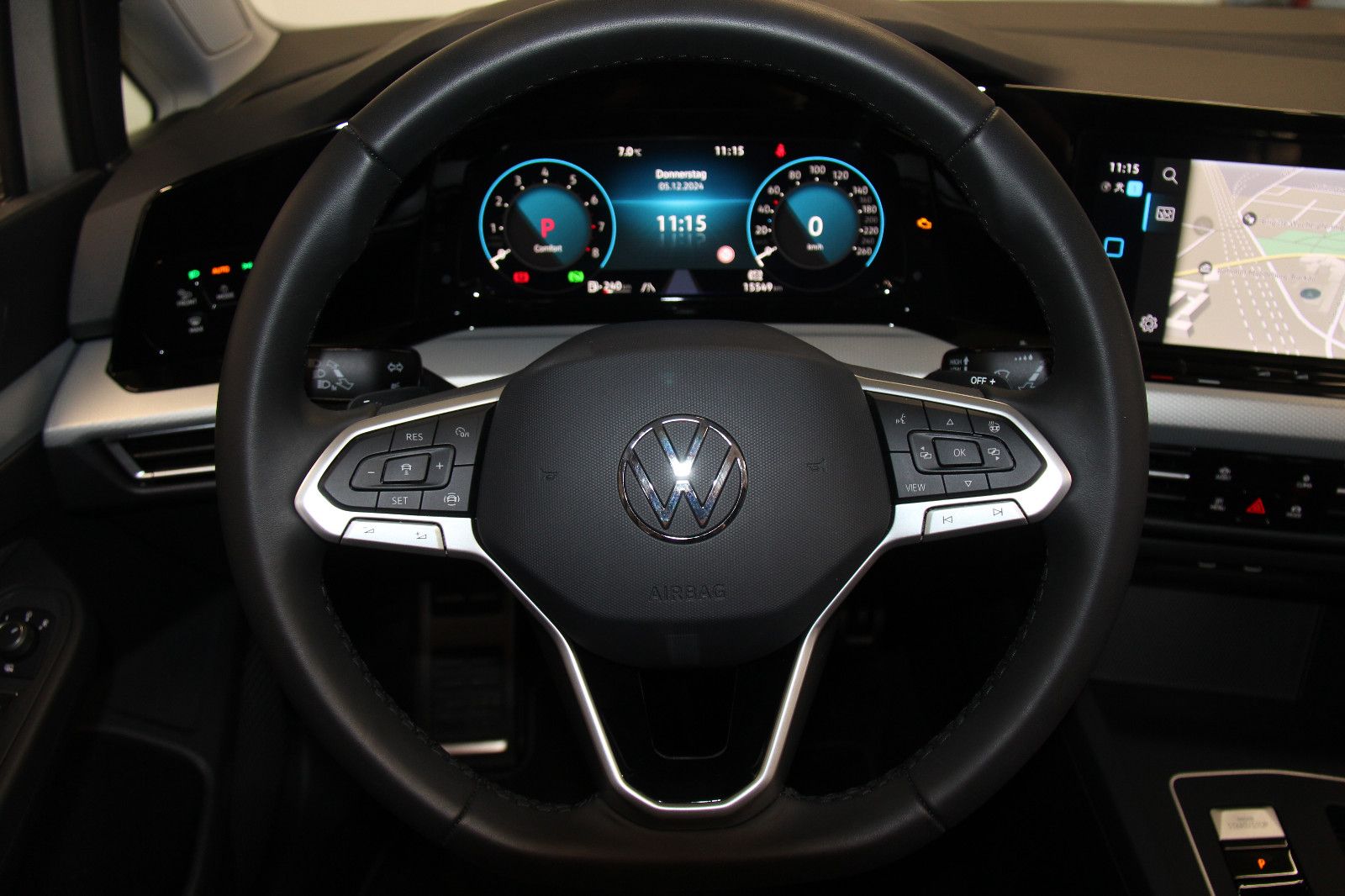 Volkswagen Golf 8 Variant 1.5 eTSI DSG - Samsaru's Car Outlet