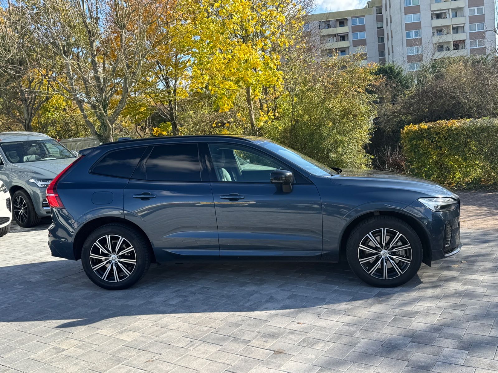 Volvo XC60 B4 PLUS DARK +PANO+GOOGLE+AHK+STANDHZG+1.HD