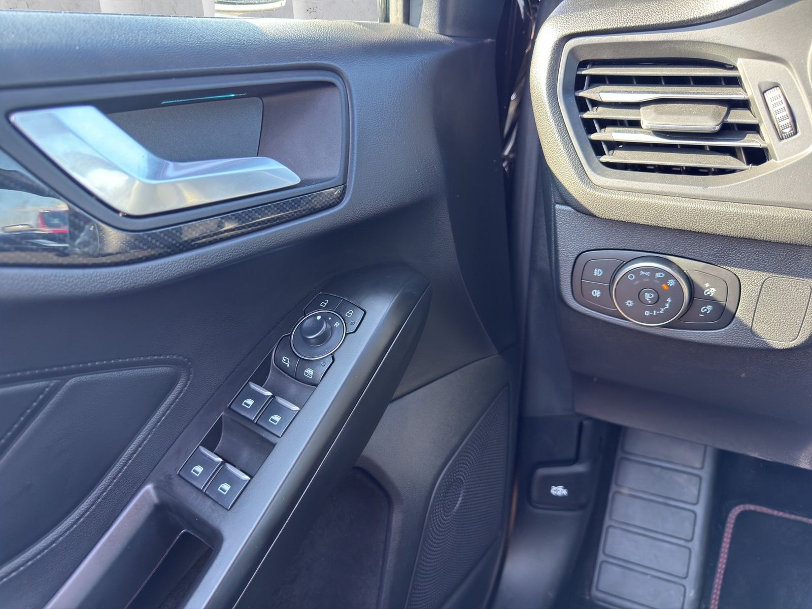 Ford Focus ST-Line X Turnier Aut.*AHK*ACC*HUD*KAM*NAV