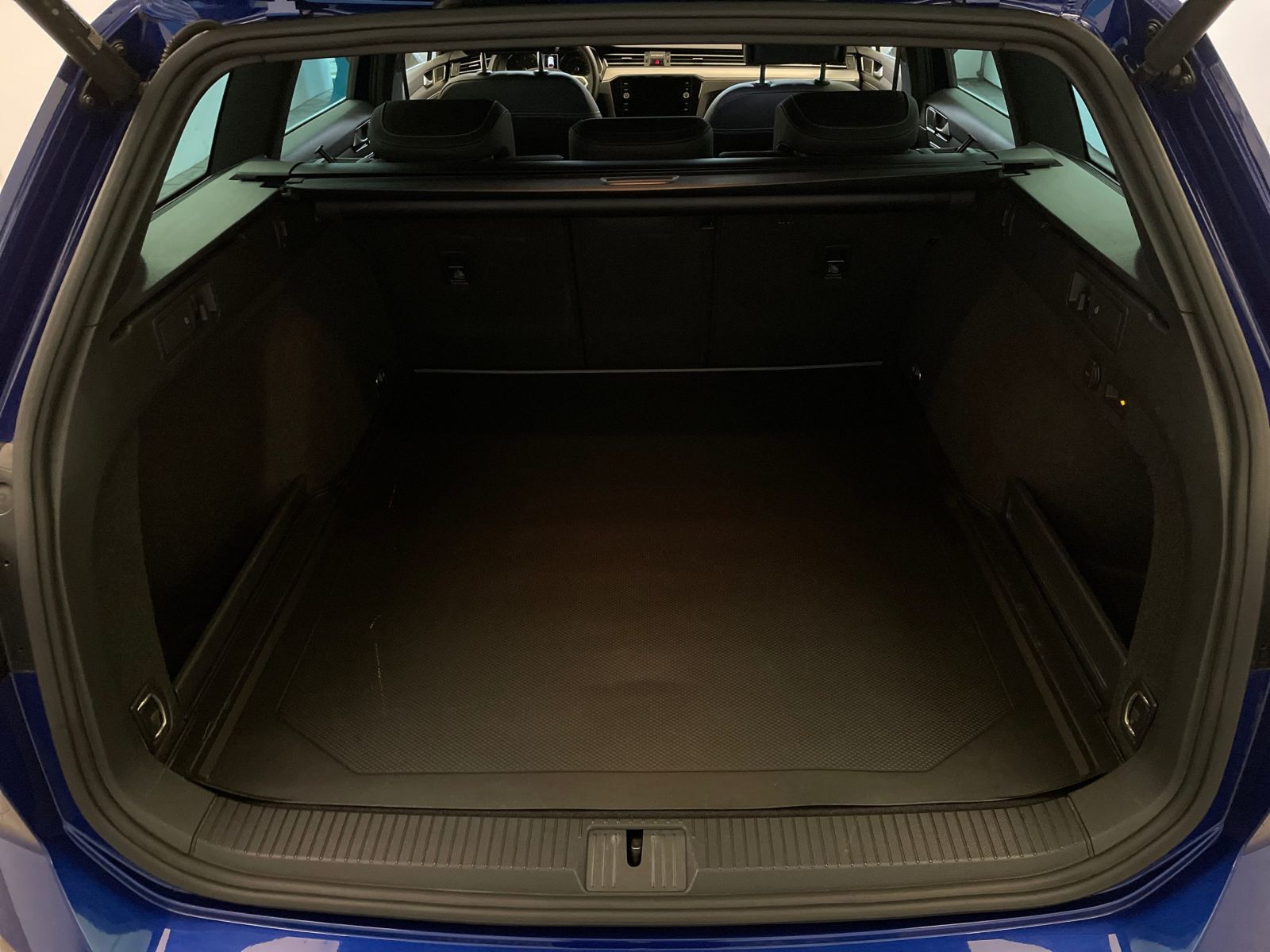 Volkswagen Passat Variant Business 2.0 TDI DSG R-Line 4Moti