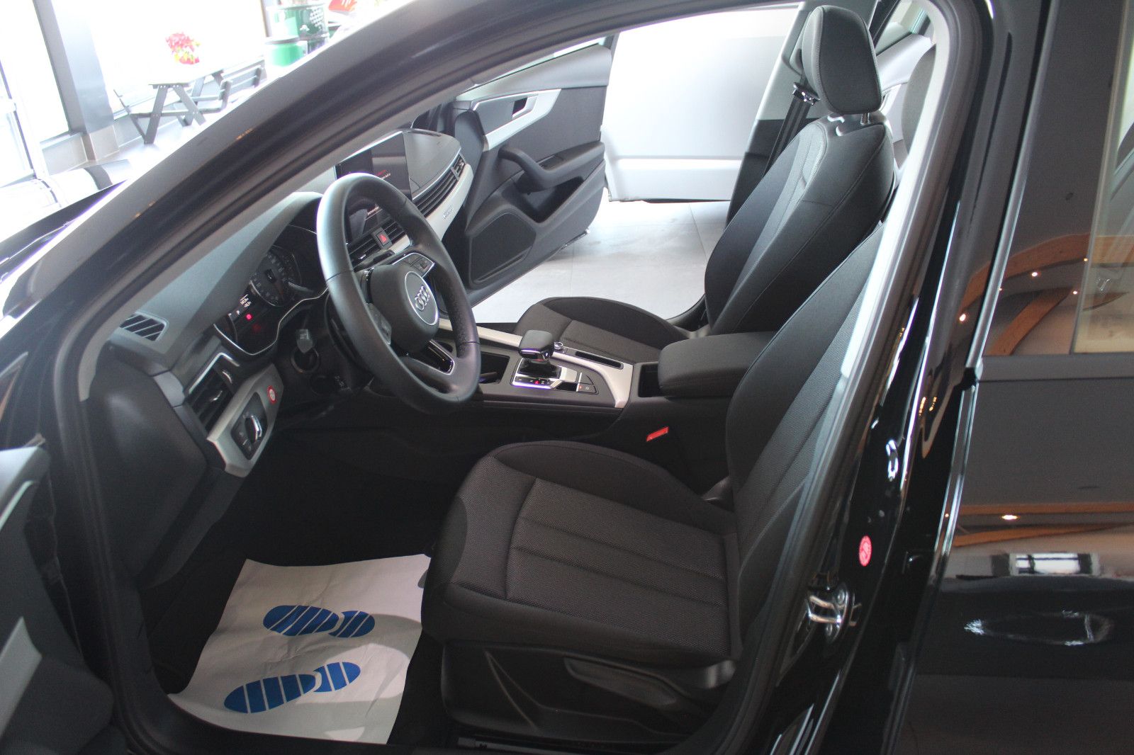 Audi A4 Avant 40 TDI quattro S tronic - Samsaru's Car Outlet