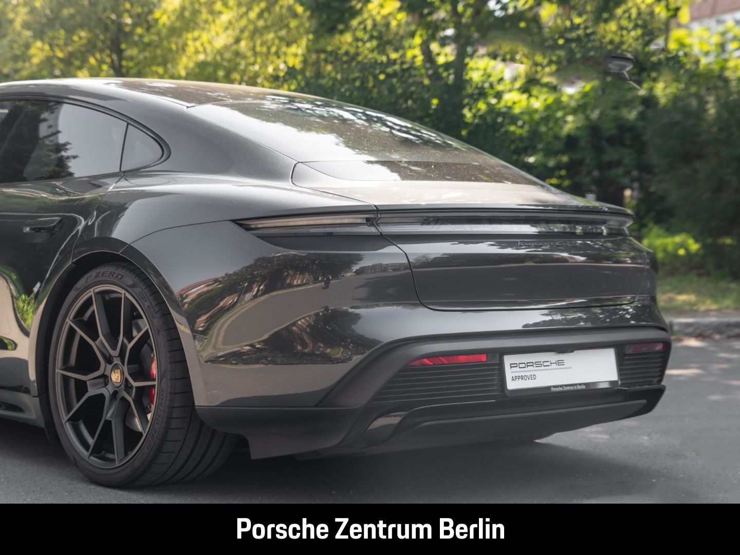 Porsche Taycan GTS HA-Lenkung BOSE 21-Zoll Panoramadach