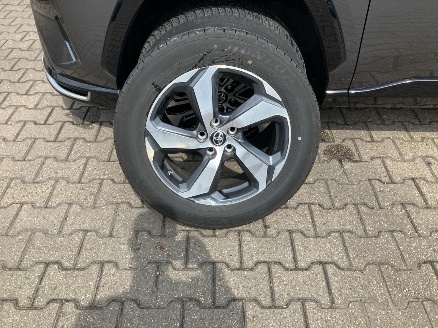 Toyota RAV 4 PLUG-IN+HYBIRD+4x4+COMFORT+CAM+NAV+8-FACH!