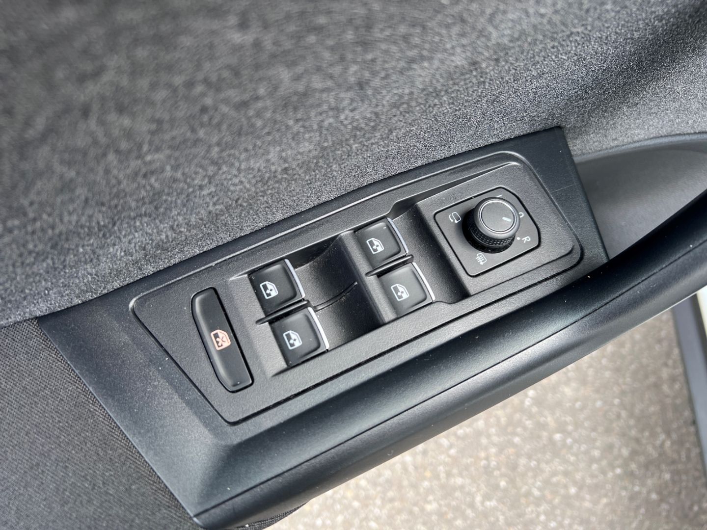 Volkswagen T-Roc 1.0TSI Move - Samsaru's Car Outlet