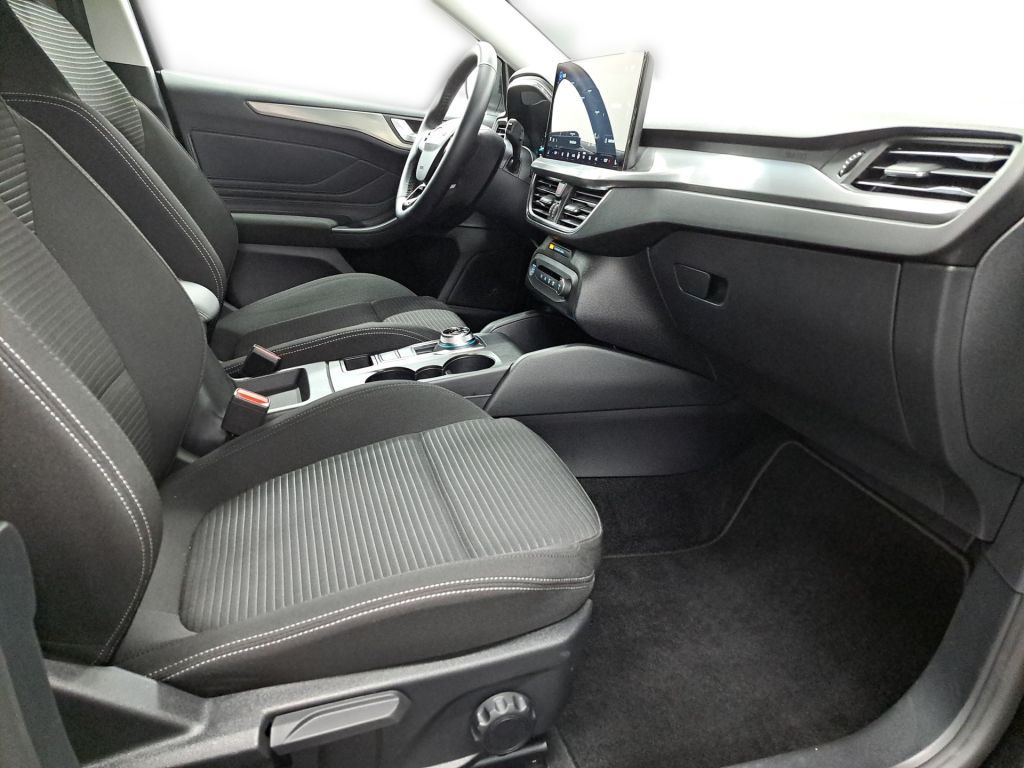Ford Focus Turnier 1.5 Aut. TITANIUM NAVI RFK LED SH