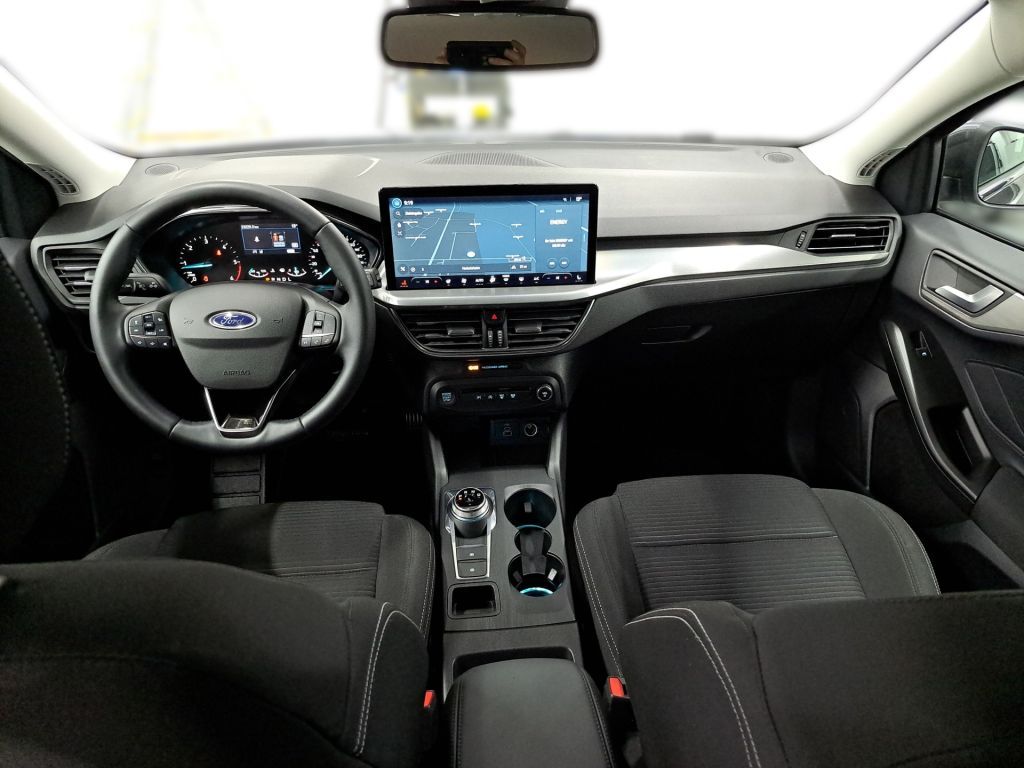 Ford Focus Turnier 1.5 Aut. TITANIUM NAVI RFK LED SHZ