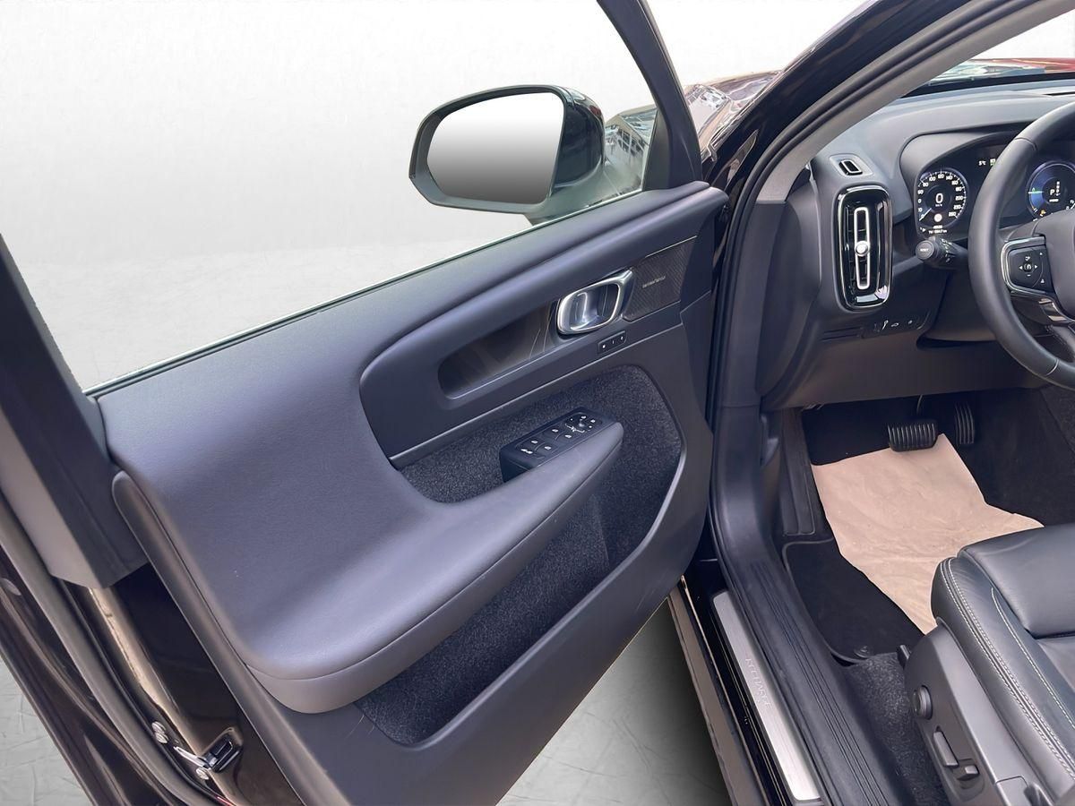 Volvo XC40 Recharge Plug-in Hybrid MY23 PLUS BRIGHT