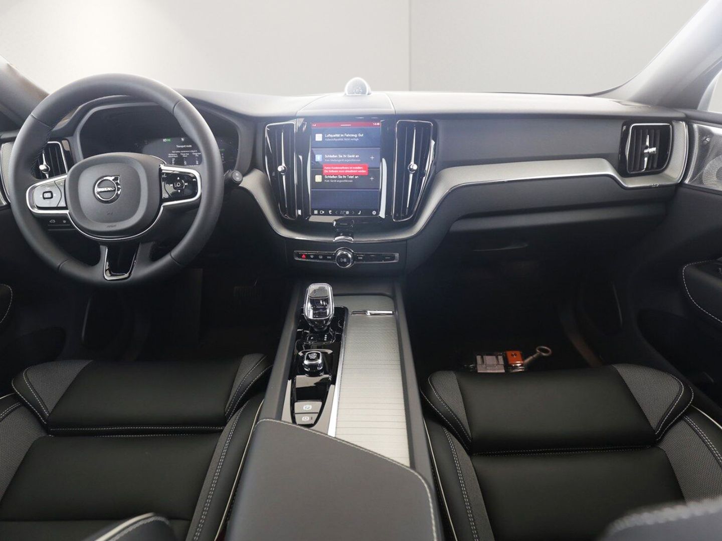 Volvo XC60 T8 Plus Black Edition Plug-In Hybrid AWD - Samsaru's Car Outlet