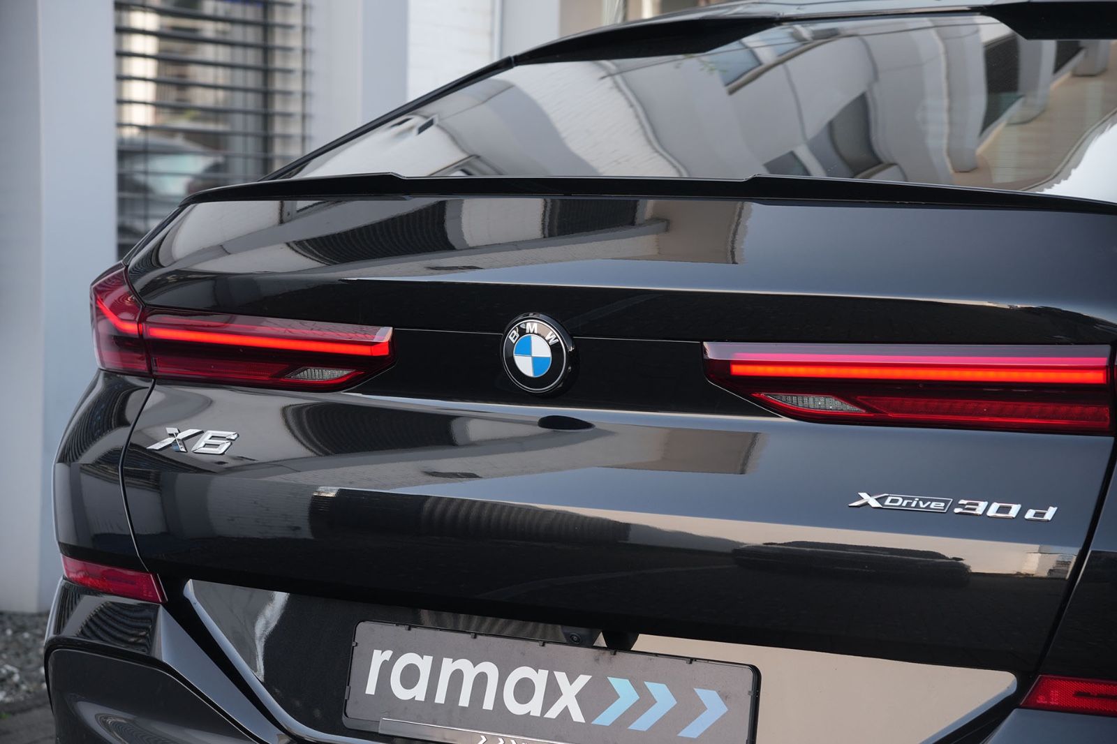 BMW X6 xDrive30d M Sport - Samsaru's Car Outlet