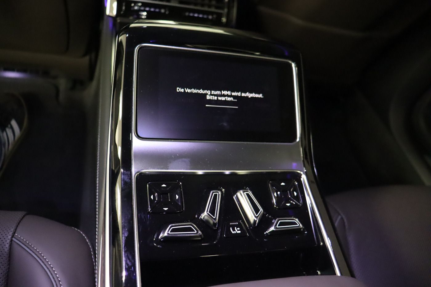 Audi A8 lang 60 TFSI e quattro tiptronic - Samsaru's Car Outlet