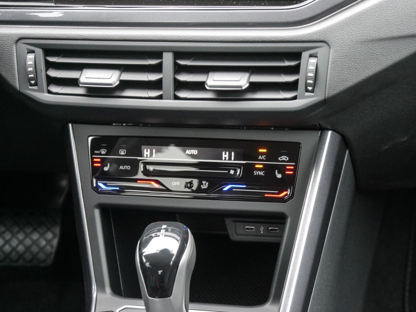 Volkswagen Taigo Style 1.0 TSI DSG - Samsaru's Car Outlet