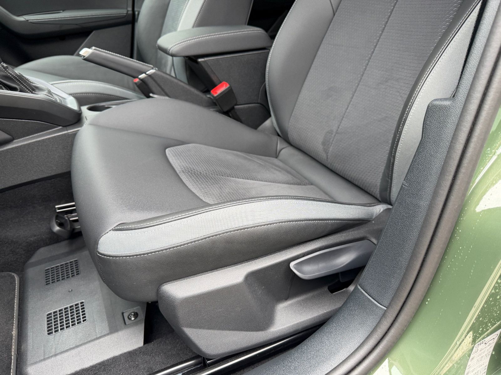 Audi A1 Sportback 40 TFSI S line, S line Plus, VOLL!!