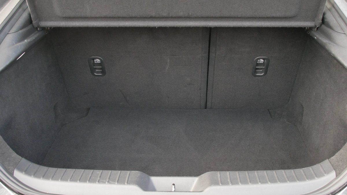 Mazda 3 e-Sky-G 150AT M-Hybrid Select. Design- Premium