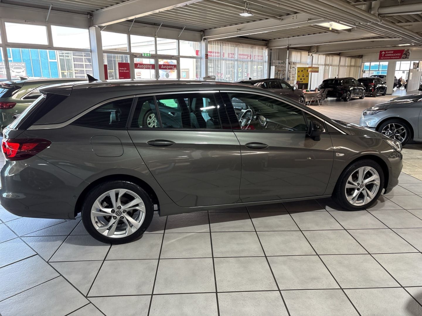 Opel Astra Elegance - Samsaru's Car Outlet