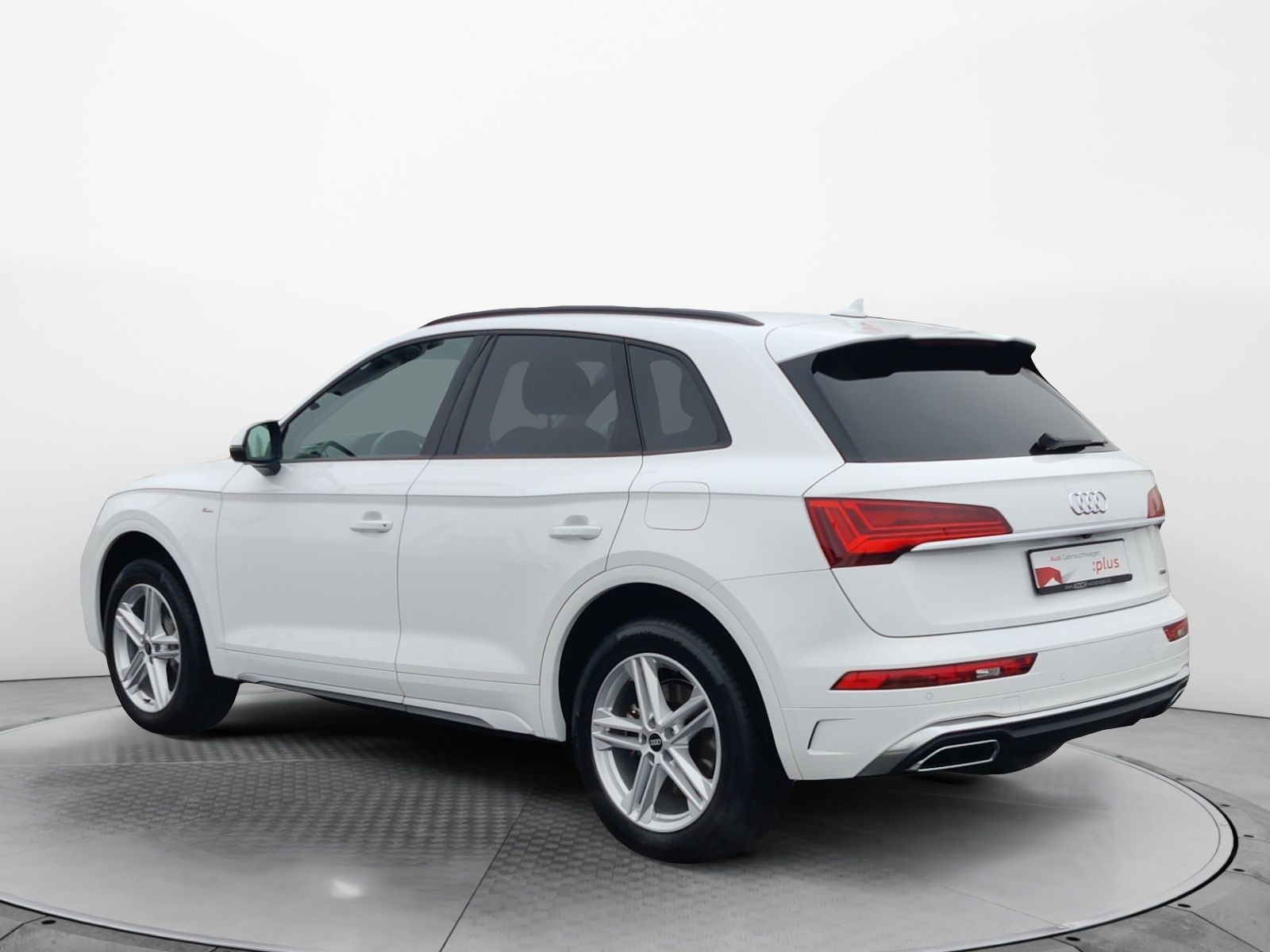 Audi Q5 55 TFSI e q. S-Tronic S-Line - Samsaru's Car Outlet
