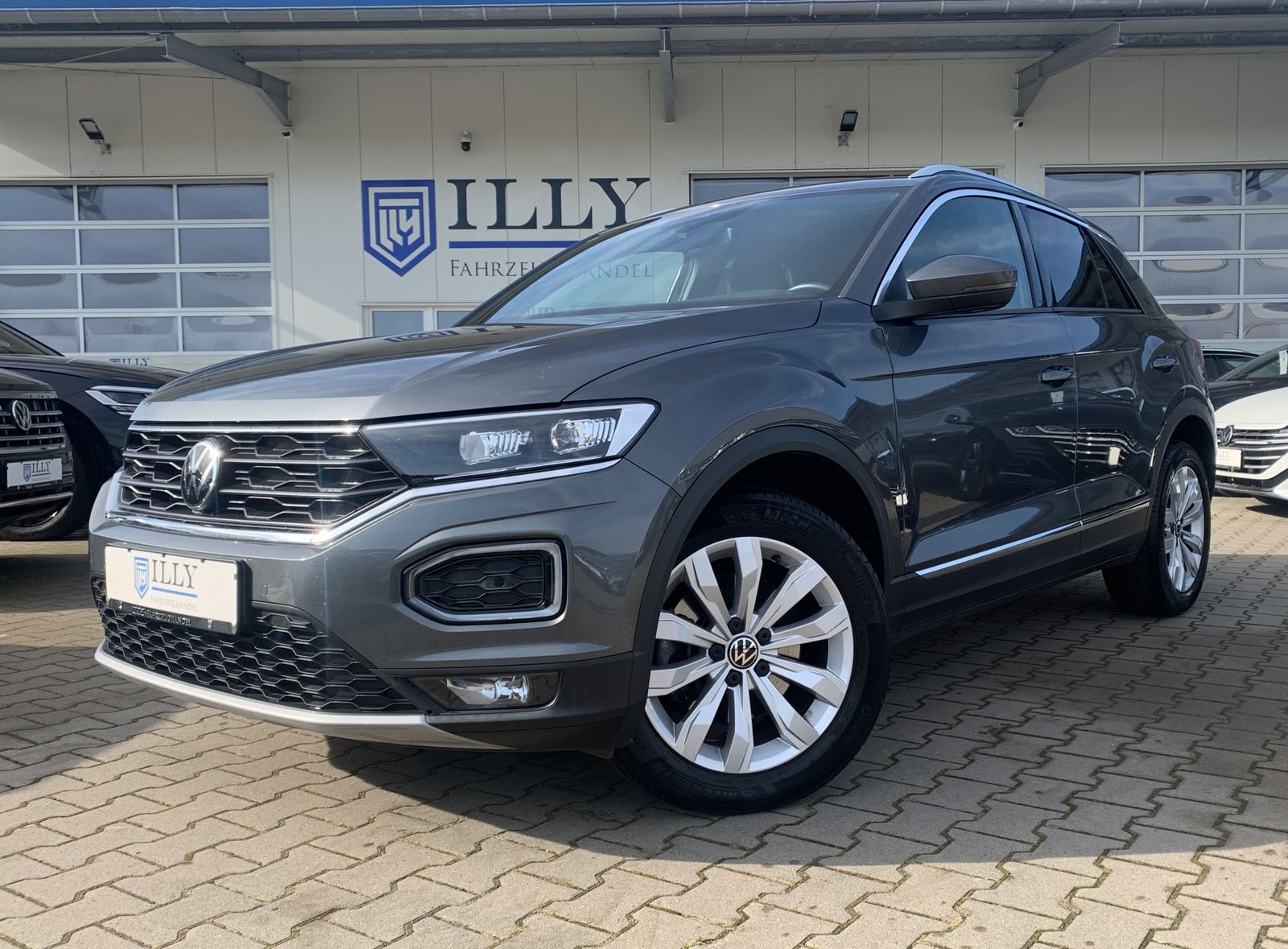 Volkswagen T-Roc 2.0 TDI Sport - Samsaru's Car Outlet