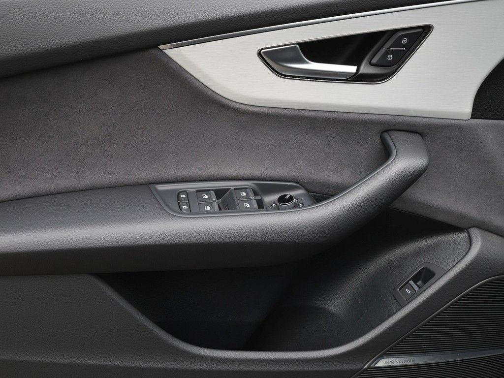 Audi Q8 50 TDI S line Matrix Leder AHK B&O Kamera ACC