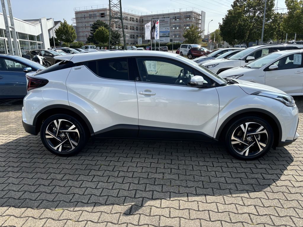 Toyota C-HR 2.0 Hybrid Team Deutschland