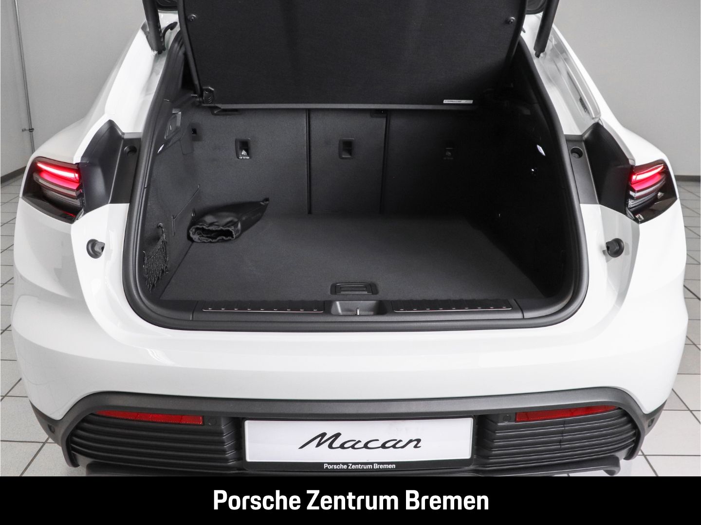 Porsche Macan 4 - Samsaru's Car Outlet
