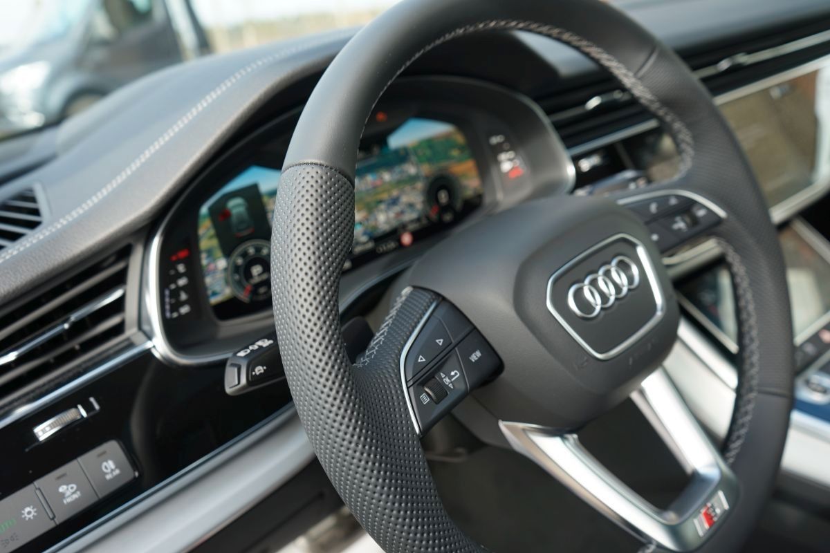 Audi Q8 50 TDI Quattro S-line Plus - Samsaru's Car Outlet