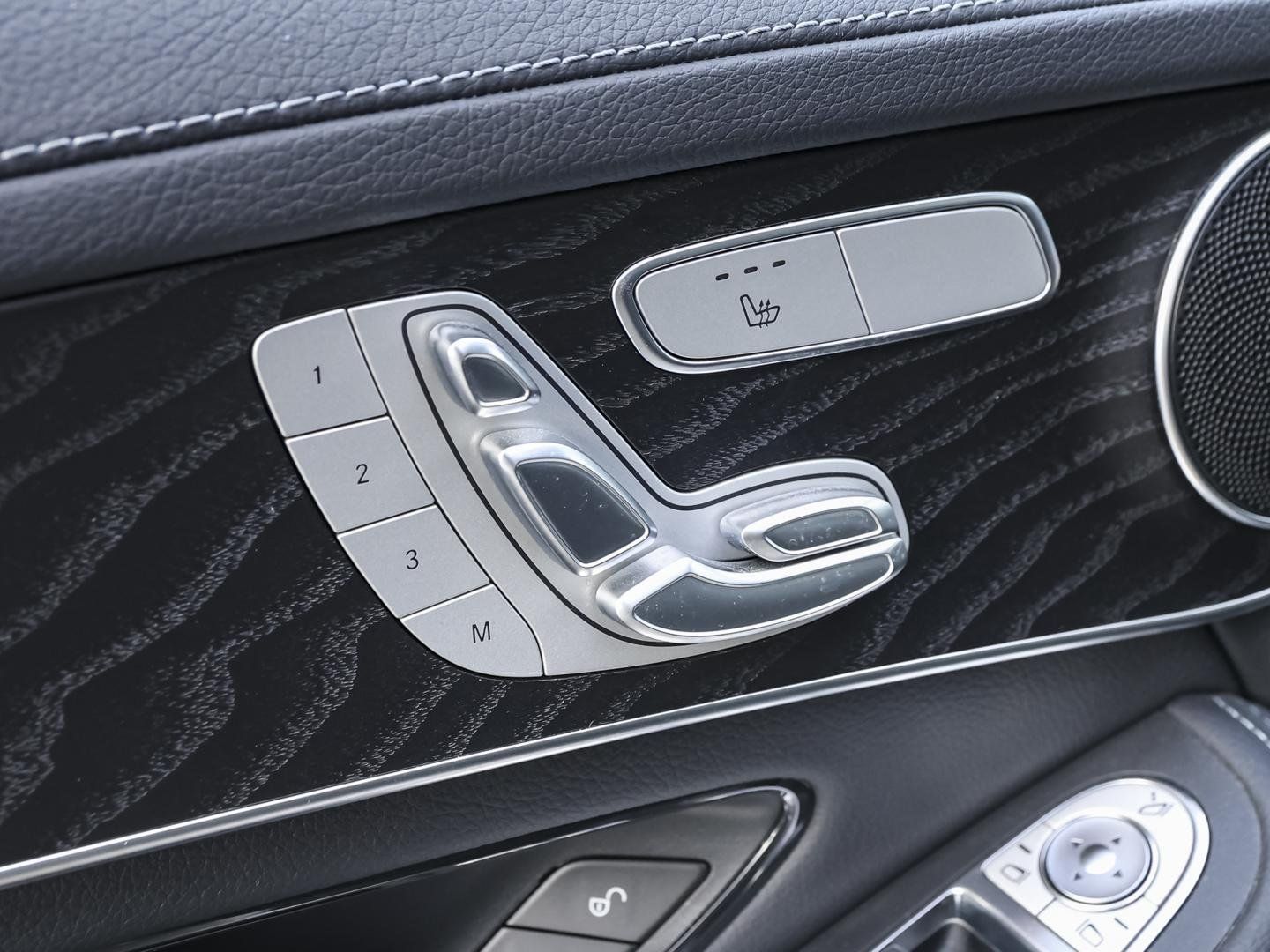 Mercedes-Benz GLC 300 de 4M Panorama Distronic Kamera LED AHK