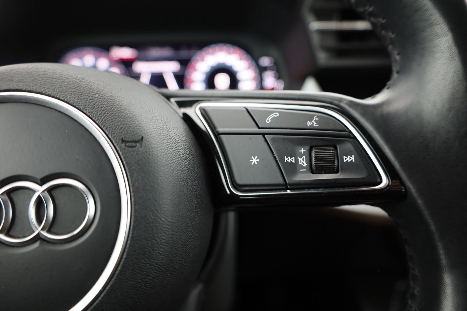 Audi A3 Sportback 35 TFSI S-Tronic - Samsaru's Car Outlet