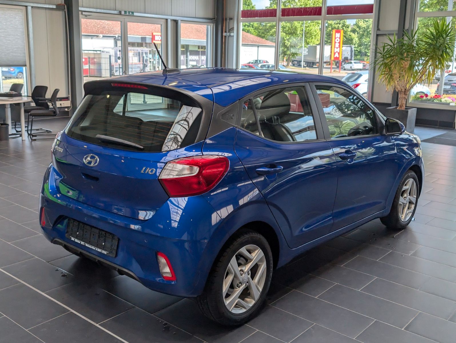 Hyundai i10 Trend - Samsaru's Car Outlet
