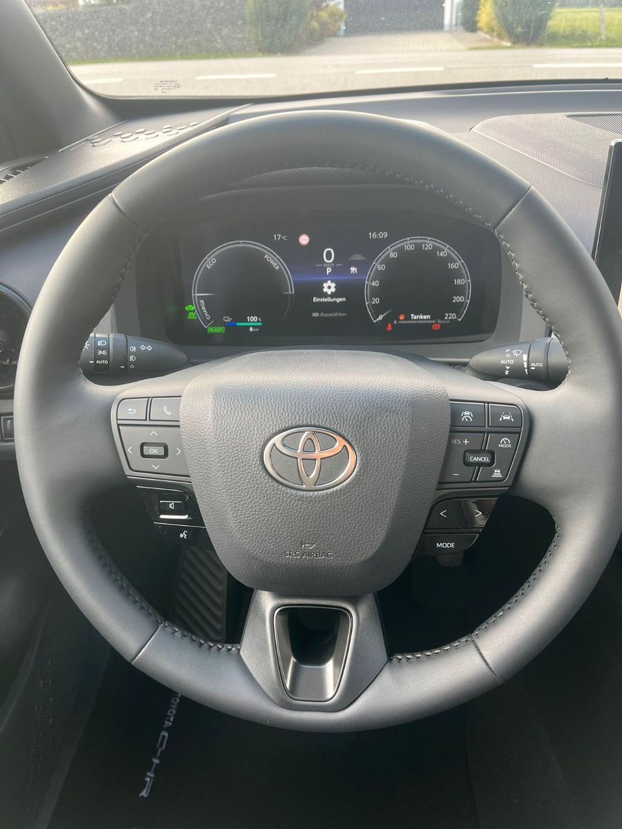 Toyota C-HR Plug-In Hybrid Teamplayer + Technik Paket