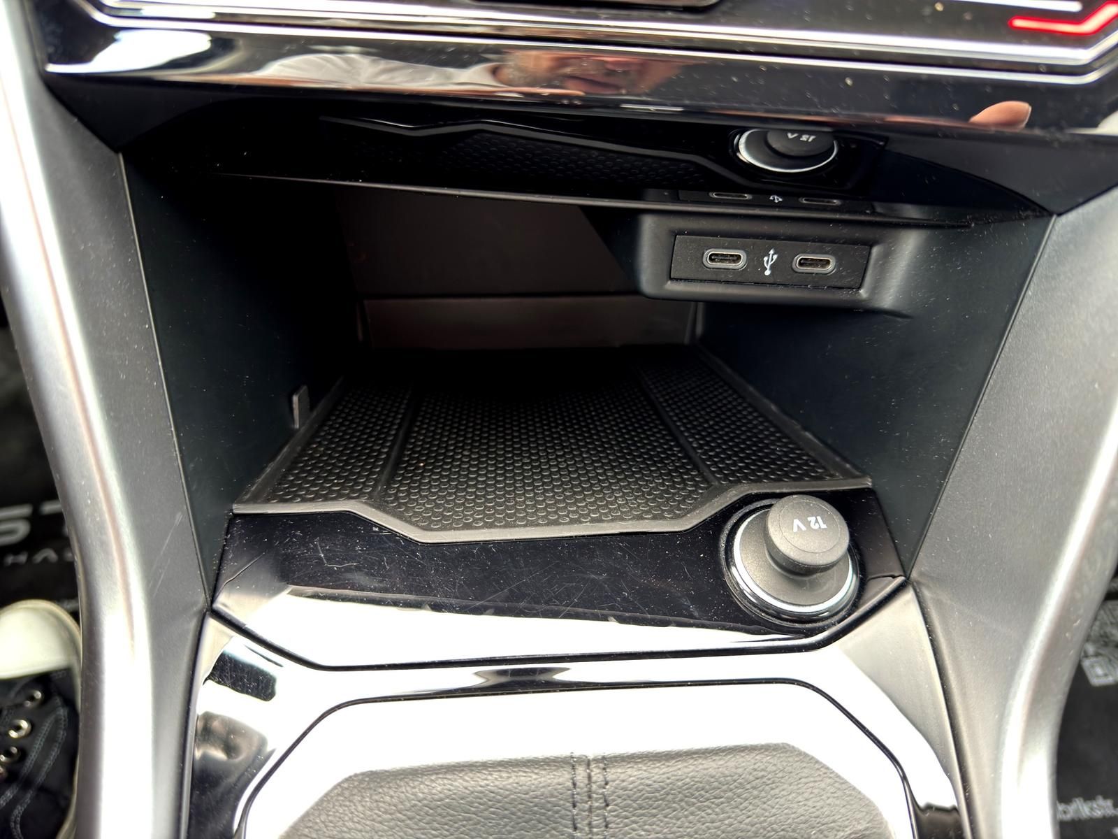 Volkswagen T-Roc Life 2.0 TDI - Samsaru's Car Outlet