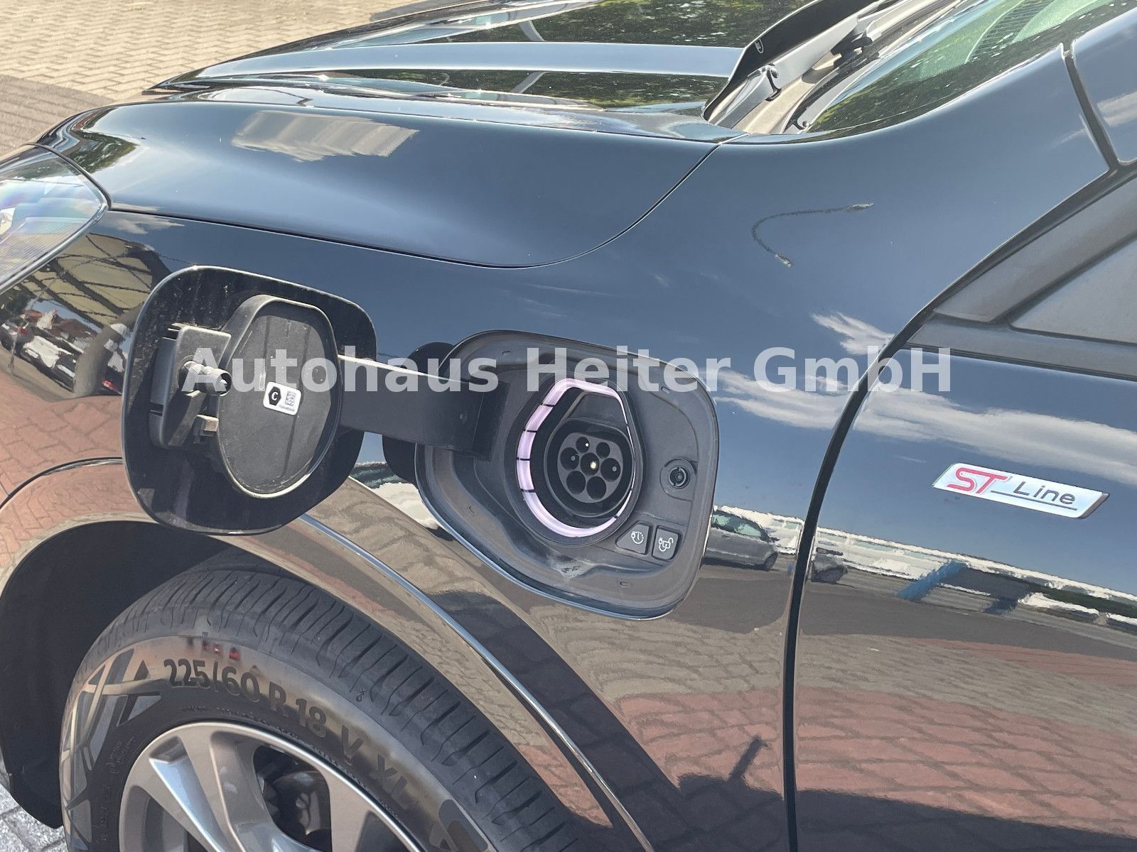Ford Kuga PHEV ST-Line X - Samsaru's Car Outlet