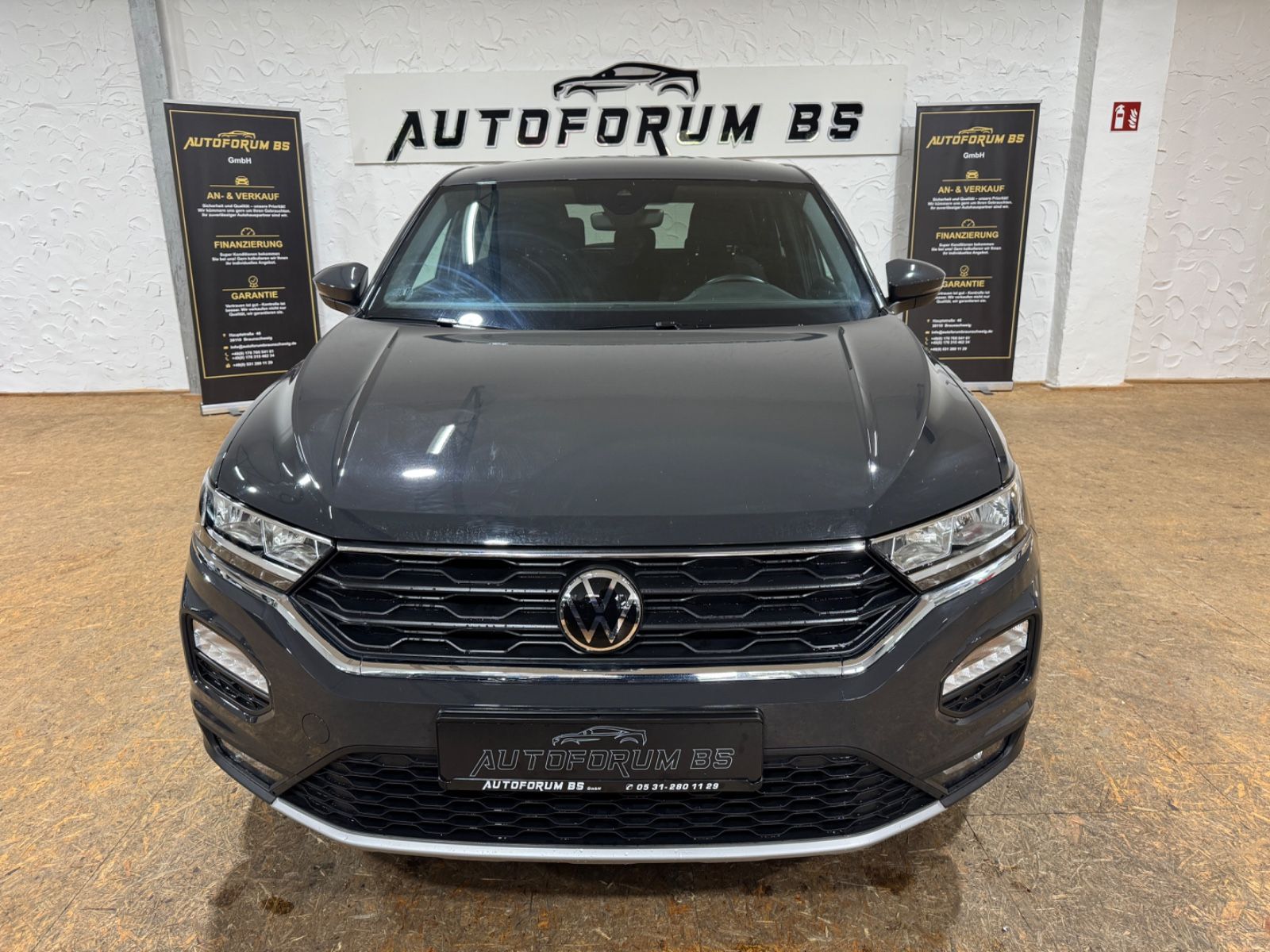Volkswagen T-Roc Sport 1.5TSI DSG - Samsaru's Car Outlet