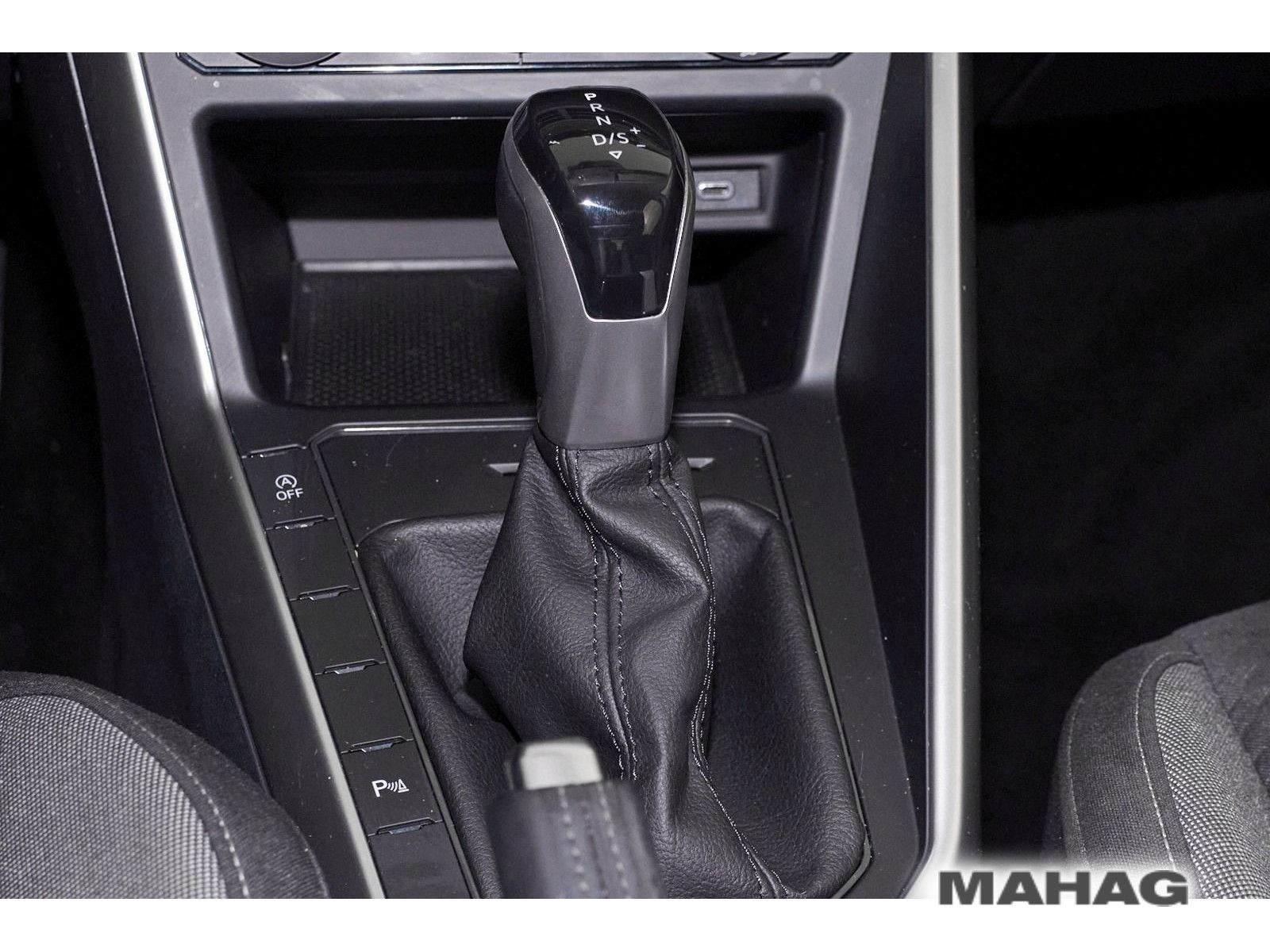 Volkswagen Taigo 1.0 TSI LIFE - Samsaru's Car Outlet