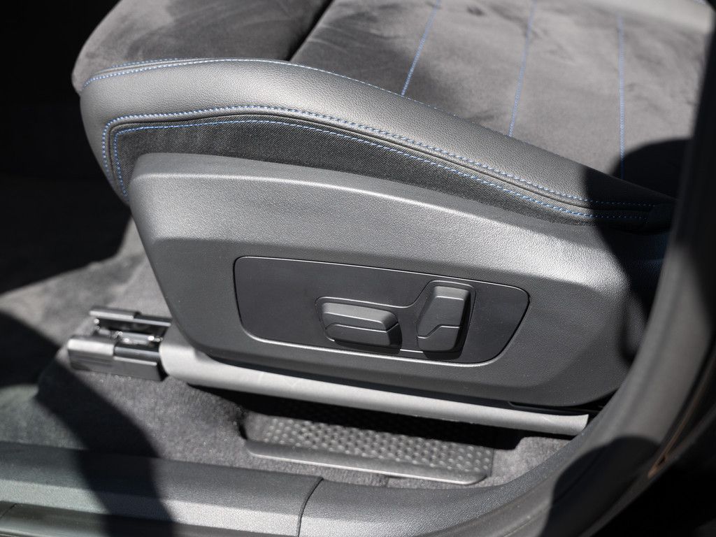 BMW X1 xDrive23i M-Sport - Samsaru's Car Outlet