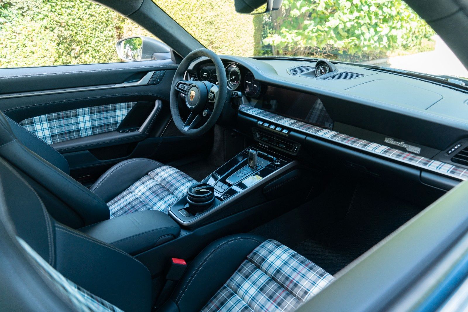 Porsche 992 Turbo 50 Jahre/ HERITAGE PAK/ NACHT/ BURMEST